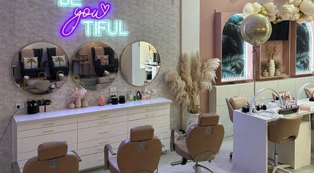 Blushing Beauty Lounge x Scalp Spa Perth slika 2