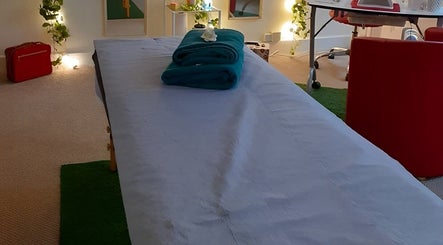 Rina's Massage & Reflexology зображення 3