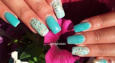 Acrylic Studio  image 2