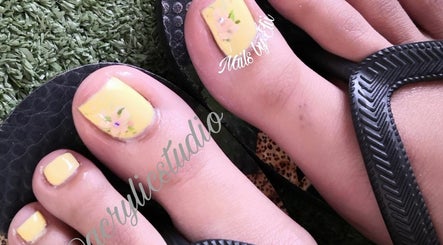 Acrylic Studio  image 3