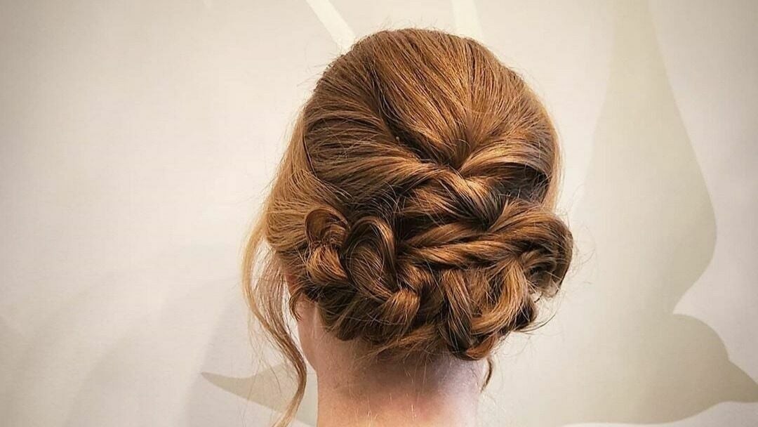 Kate Middleton's 'Bond Girl' updo - how to recreate James Bond premiere  hair look at home | Express.co.uk