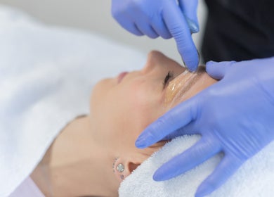 Expert brow treatment at Maris Gina Roppongi, Minato, Tokyo, JP offering precision beauty services.