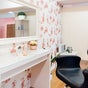 Glitzy Glam Beauty Salon