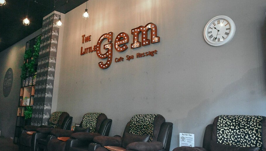 The Little Gem Spa Massage image 1