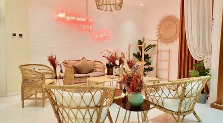 Beauty Chic Salon Lounge