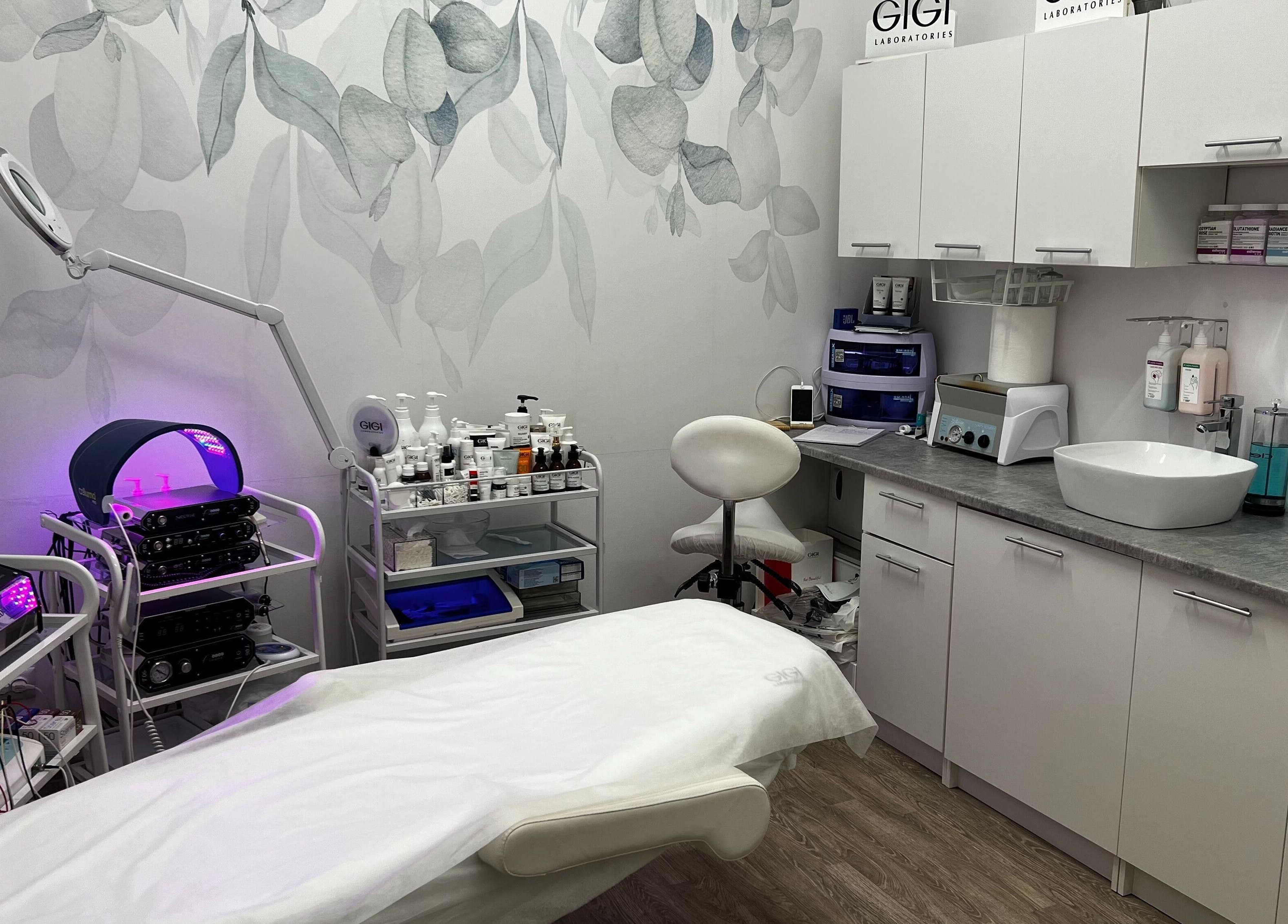 Интерьер Erika Kosmetoloog Stuudio в Нарва, Ida-viru Maakond, EE, с современным оснащением и уютной атмосферой.