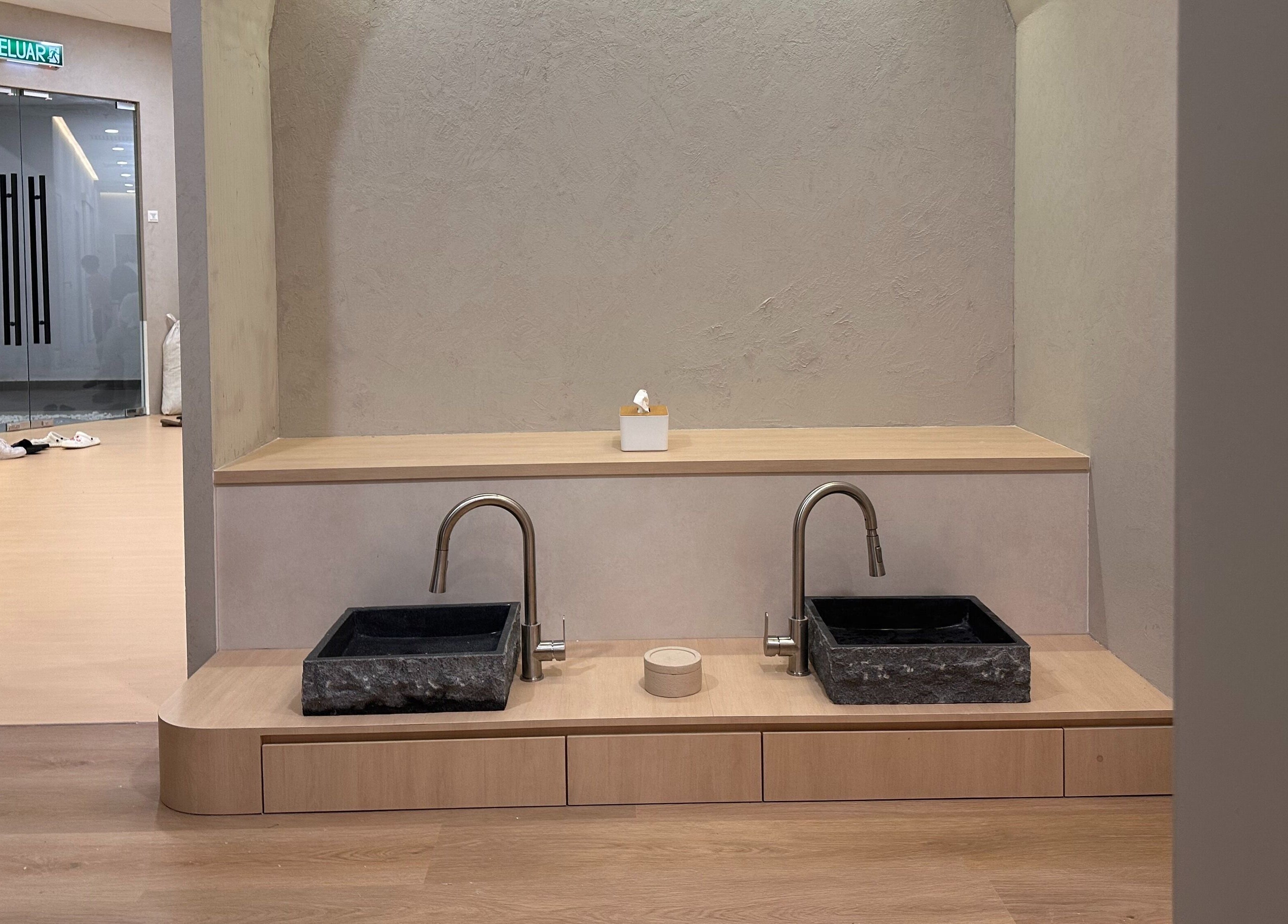 Elegant stone sinks at MIMONE Spa Trion at KL, Kuala Lumpur, Wilayah Persekutuan Kuala Lumpur, MY.