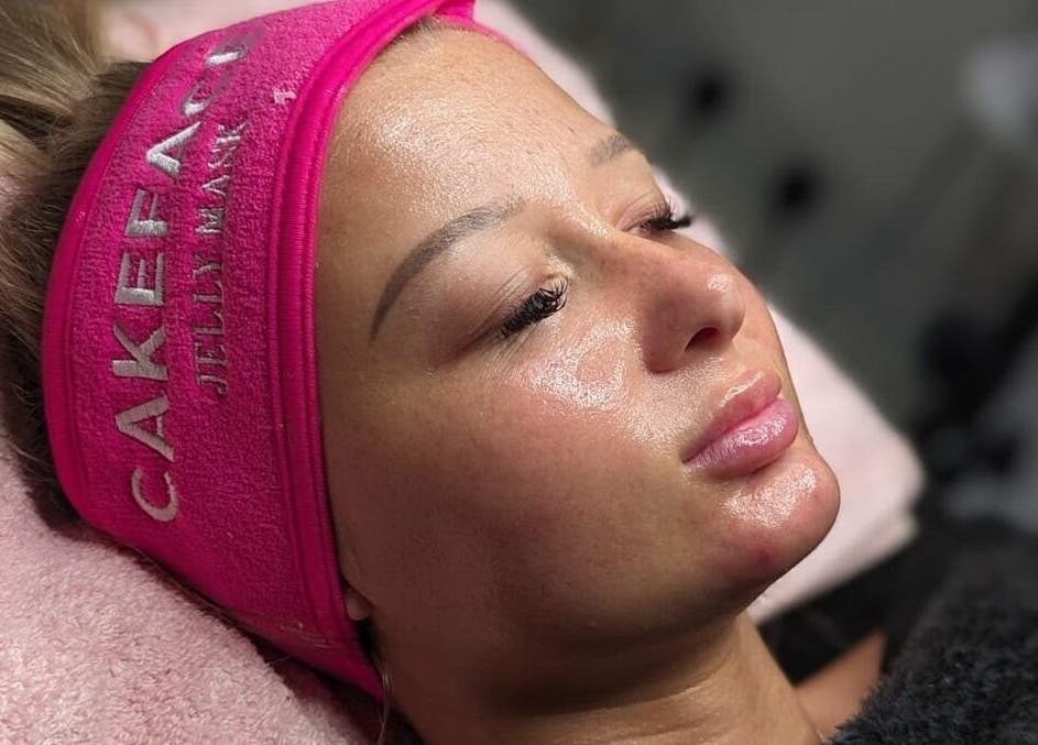 Facial treatment at Vogue Lashes & Beauty Clinic, Billericay, England, GB.