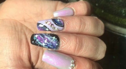 Salon Junkie image 3