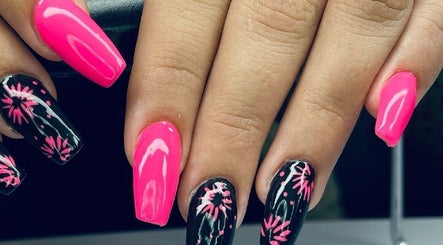 Nails On Wheels, Luxury Mobile Nail Salon billede 2