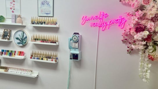 Pretty Me Up Nail & Beauty Bar