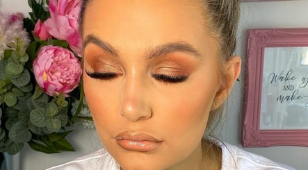 Lauren Hare Makeup / For Your Nails Only image 2