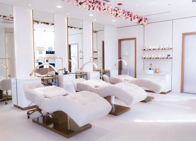 Luxurious interior of Silq Beauty Salon in Dubai, Dubai, AE featuring modern treatment chairs and decor.