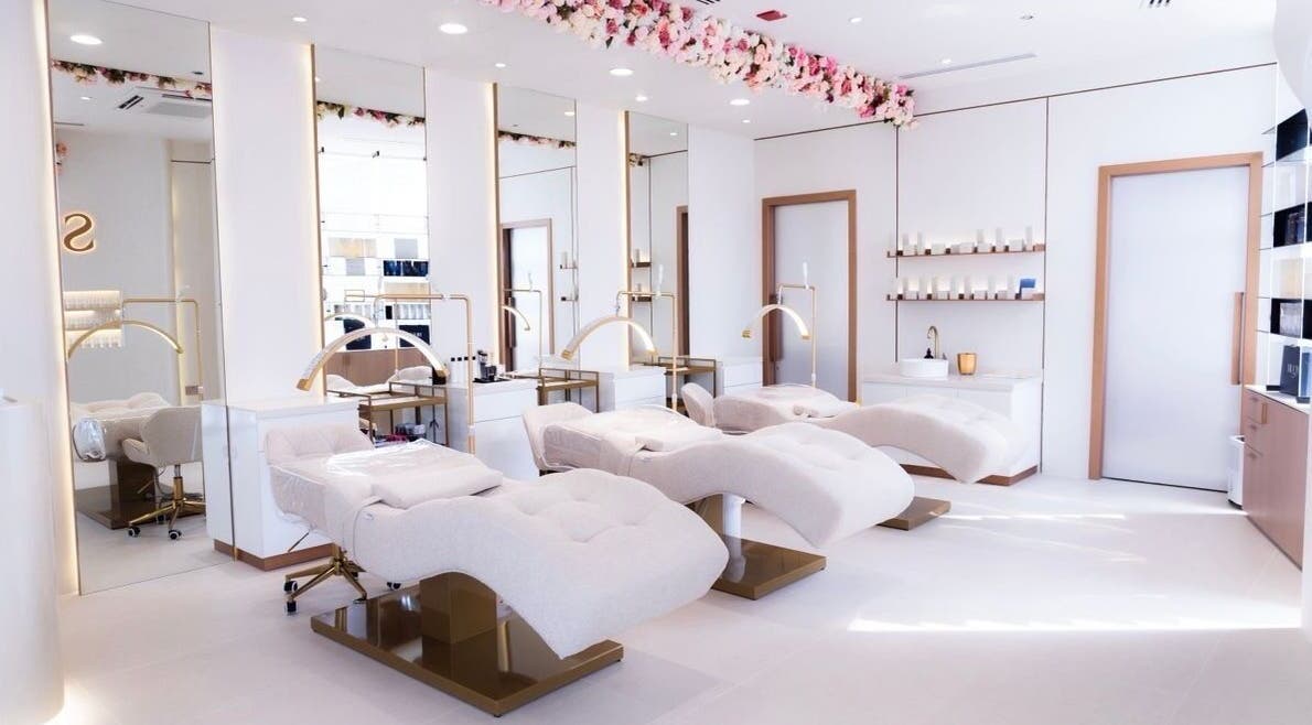 Luxurious interior of Silq Beauty Salon in Dubai, Dubai, AE featuring modern treatment chairs and decor.