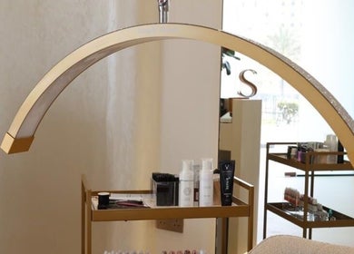 Elegant beauty station at Silq Beauty Salon, Dubai, Dubai, AE featuring luxurious beauty products.