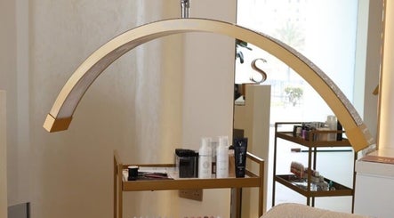 Elegant beauty station at Silq Beauty Salon, Dubai, Dubai, AE featuring luxurious beauty products.