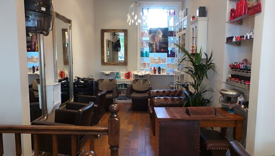 Crystalise Salon - West Hampstead slika 1