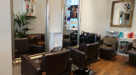 Crystalise Salon - West Hampstead slika 2