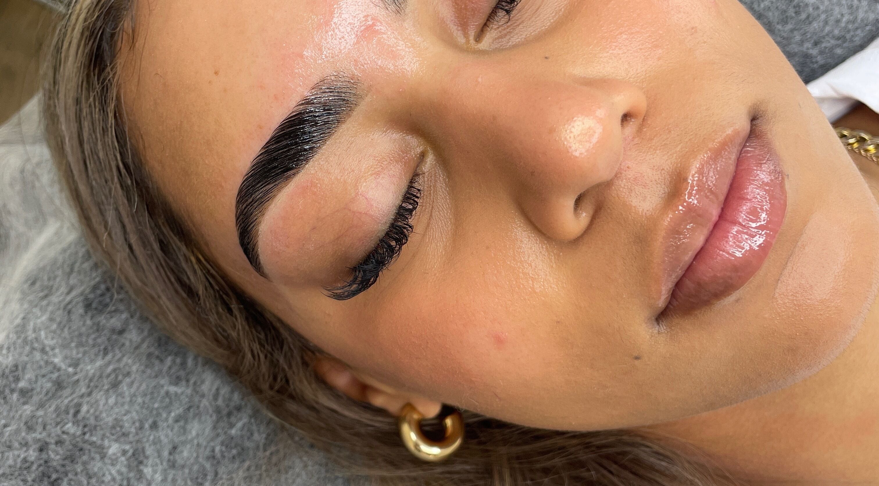 Flawlessly groomed brows at Faem Aesthetics, Auckland, Auckland, NZ. Perfectly shaped for a polished look.