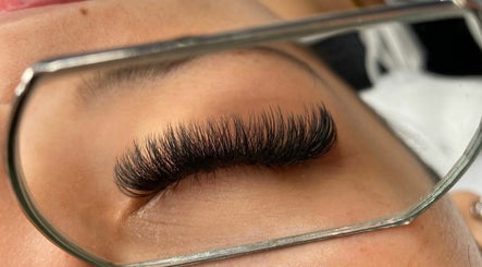 Maly Beauty image 2