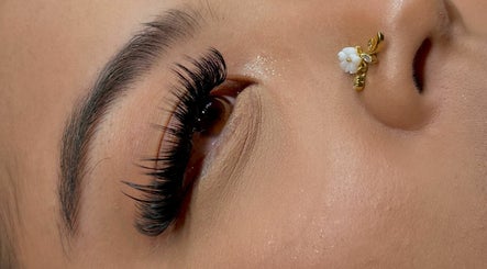 Maly Beauty image 3