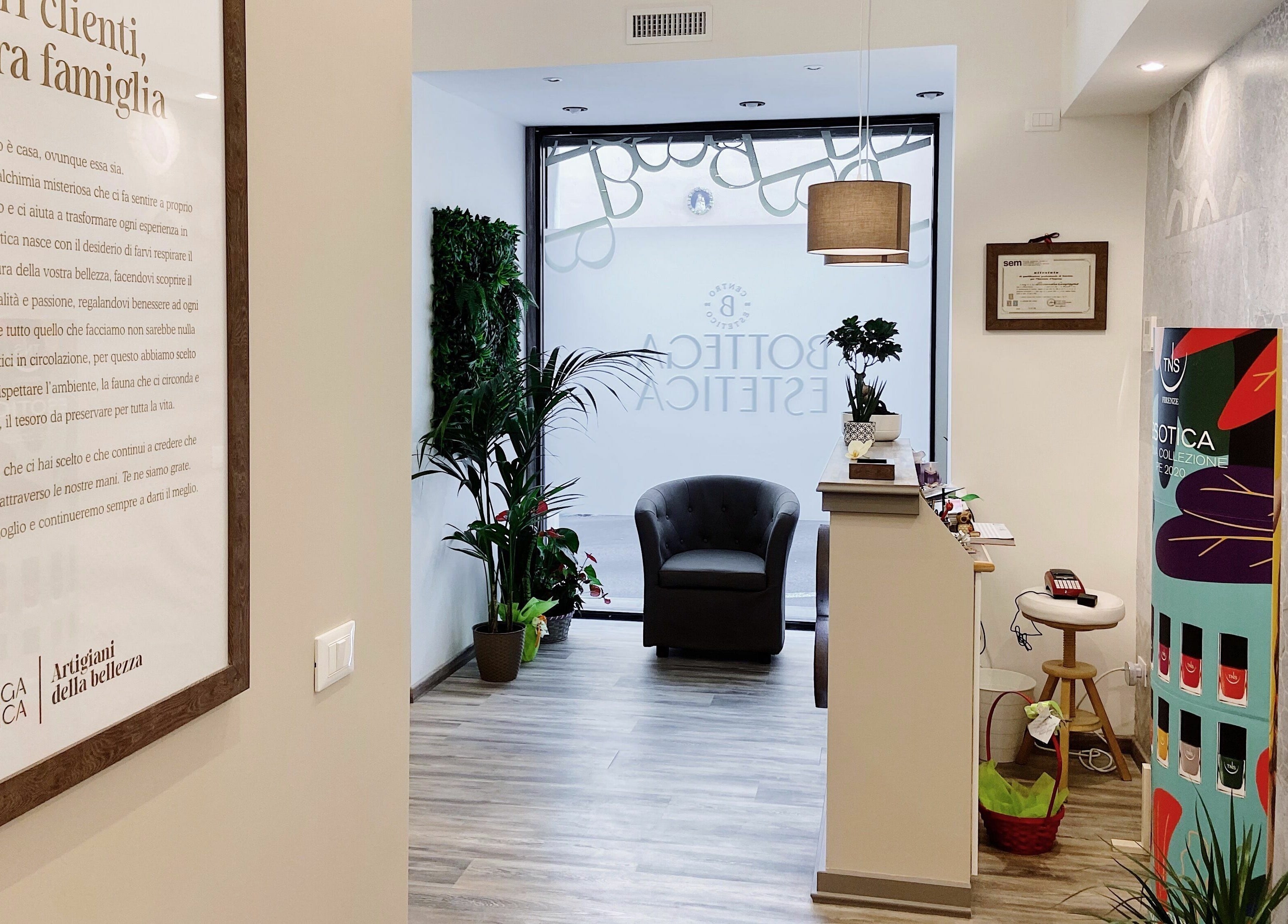 Interno di Bottega Estetica, Bracciano, Lazio, IT con design moderno e arredamento accogliente.