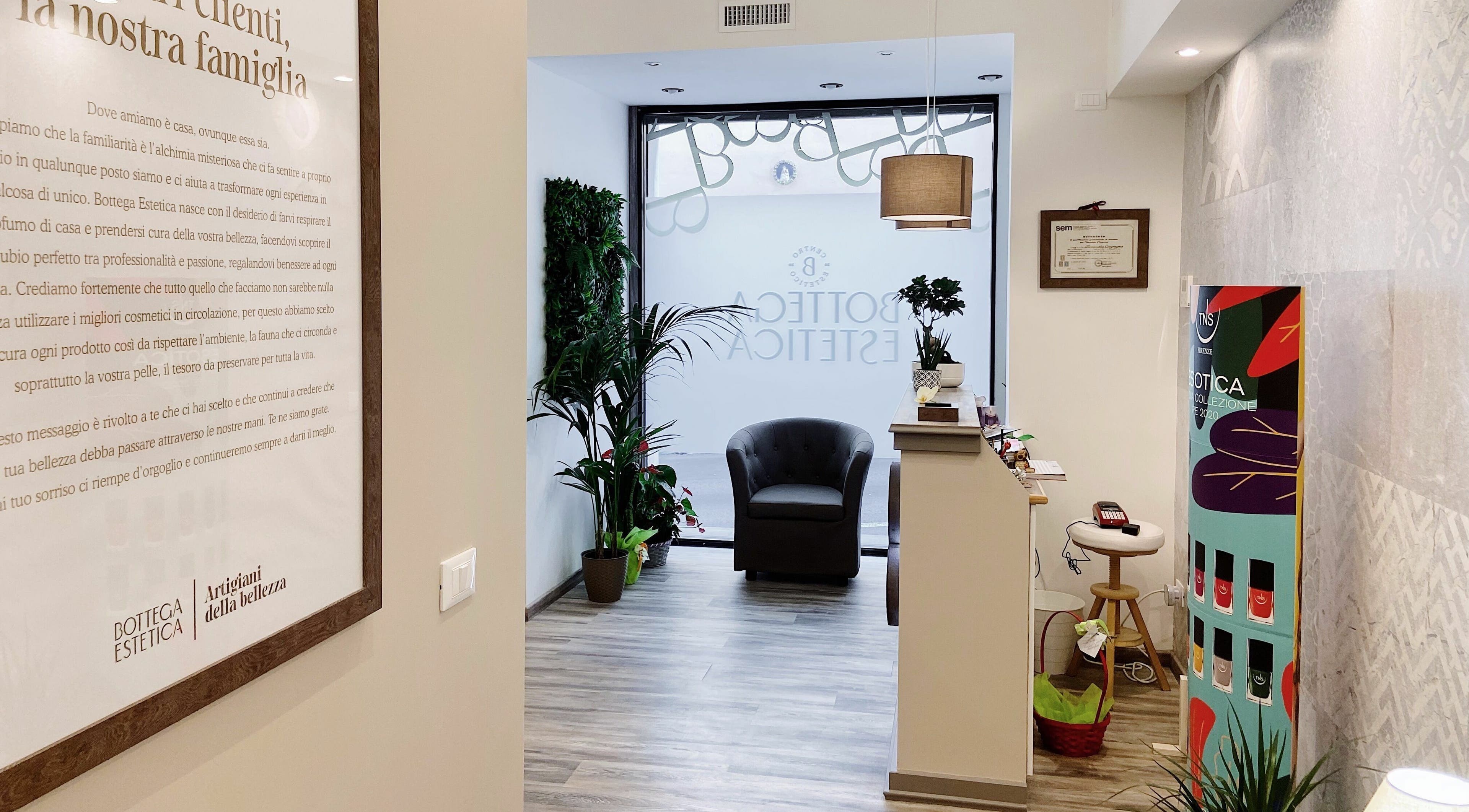 Interno di Bottega Estetica, Bracciano, Lazio, IT con design moderno e arredamento accogliente.