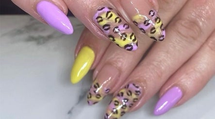 Hair & Nails by Kylie