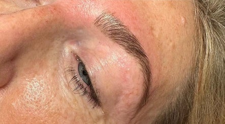 Elegance Lash and Brow Studio slika 2