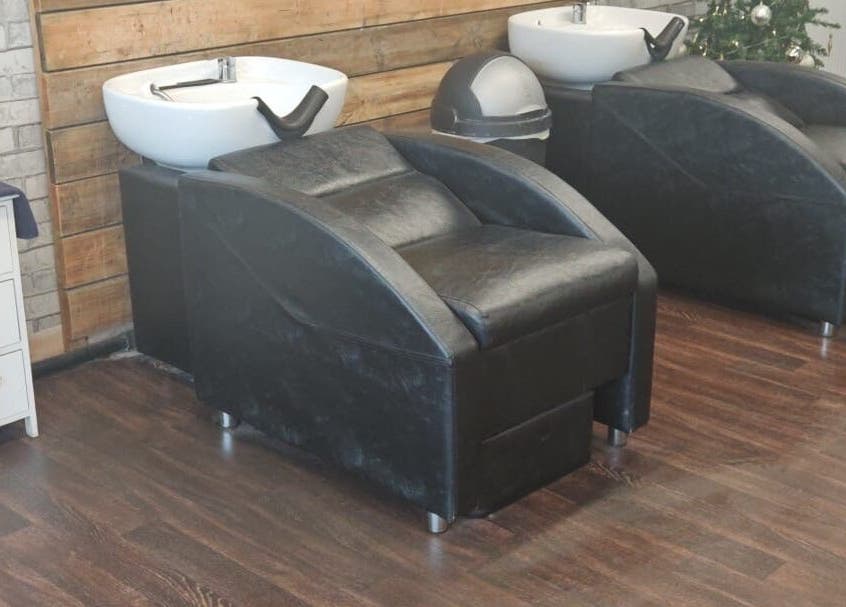 Luxurious wash stations at Sammy at Cabello in Goole, England, GB, offering premium beauty services.