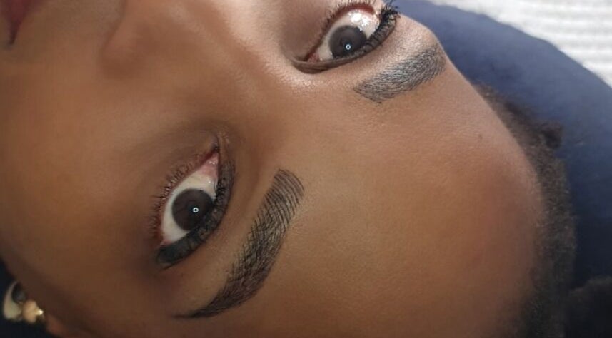 Beautifully crafted eyebrows at Trivine PMU, Pretoria, Gauteng, ZA showcasing expert shaping and detailing.