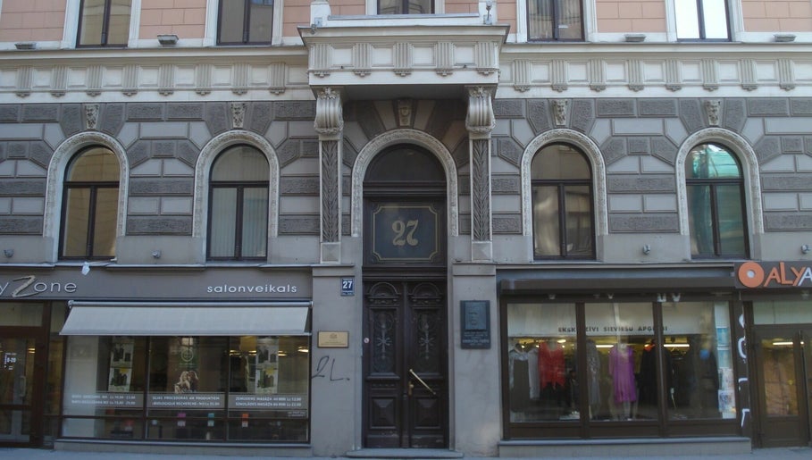 Faceartroom image 1