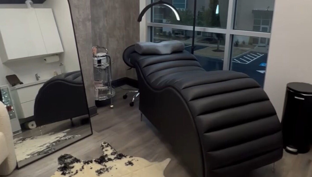 Luxurious treatment room at Limitless Beauty, Cape Town, Western Cape, ZA with modern decor and spa bed.