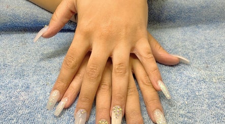 DaVi Nails  image 2