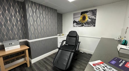 The Clinic at  Haydock, bild 3