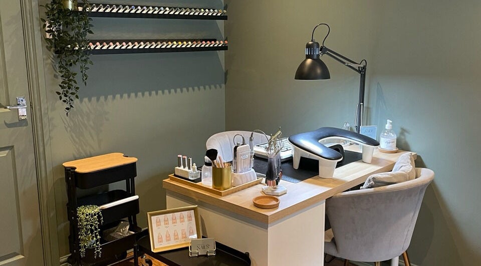 Relaxing nail studio at CHELS xo NAILS - BIAB Gel Specialist, Yeovil, England, GB. Inviting and well-equipped.