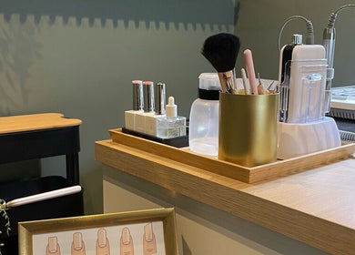 CHELS xo NAILS - BIAB Gel Specialist beauty station with nail tools in Yeovil, England, GB.