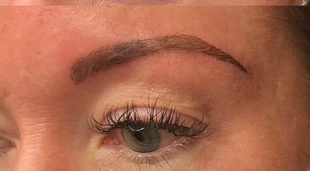 Precision Lash and Ink afbeelding 3