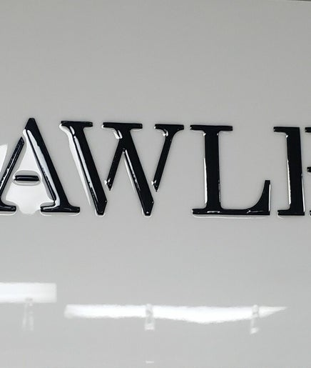 Salon flawless  image 2