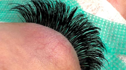ChloeM.lashes image 2