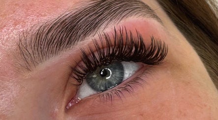 ChloeM.lashes image 3