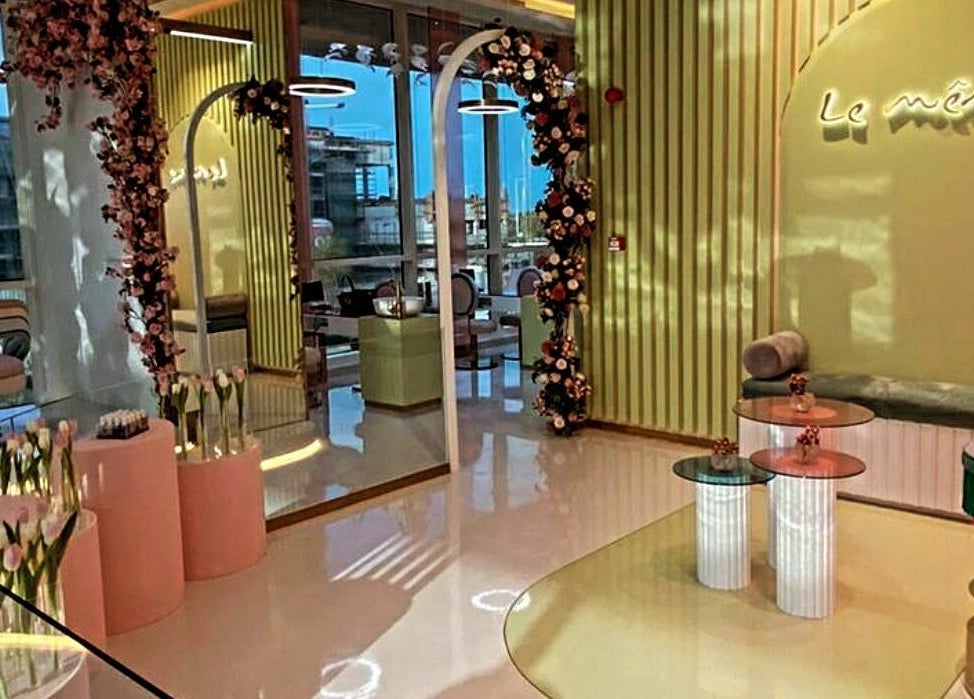 Elegant interior at Le Meme Spa, Manarat Lusail Tower, Doha, Doha, QA with florals and modern decor.