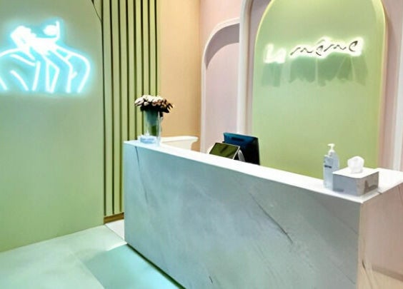 Sophisticated reception at Le Meme Spa, Manarat Lusail Tower in Doha, Doha, QA with minimalist decor.