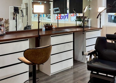 Modern makeup chair and station at Rachel Crowe Makeup in Dundee, Scotland, GB.