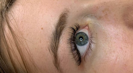 Lush Lashes image 3