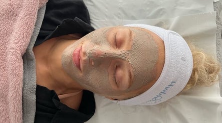 Relaxing clay mask facial at Beau.t, Horsham, England, GB, enhancing skin rejuvenation and tranquility.