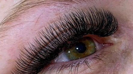 Euphoria Beauty Bar image 3