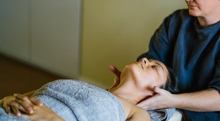 Relaxing massage at Aurora Bodywork Mobile Massage in Perth, Western Australia, AU, promoting wellness.