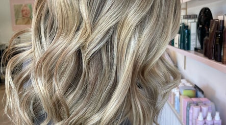 Tina Choumar hairdresser