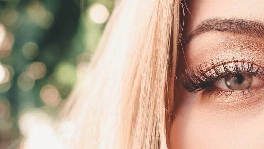 MC Lashes and Beauty image 1
